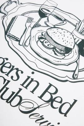 BURGERS IN BED GRAPHIC TEE BLANCO